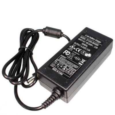 Зарядное устройство  для 2S Li-ion аккумуляторных батарей (8.4 В, 3 А) Разъем: 5,5 х 2,5 мм